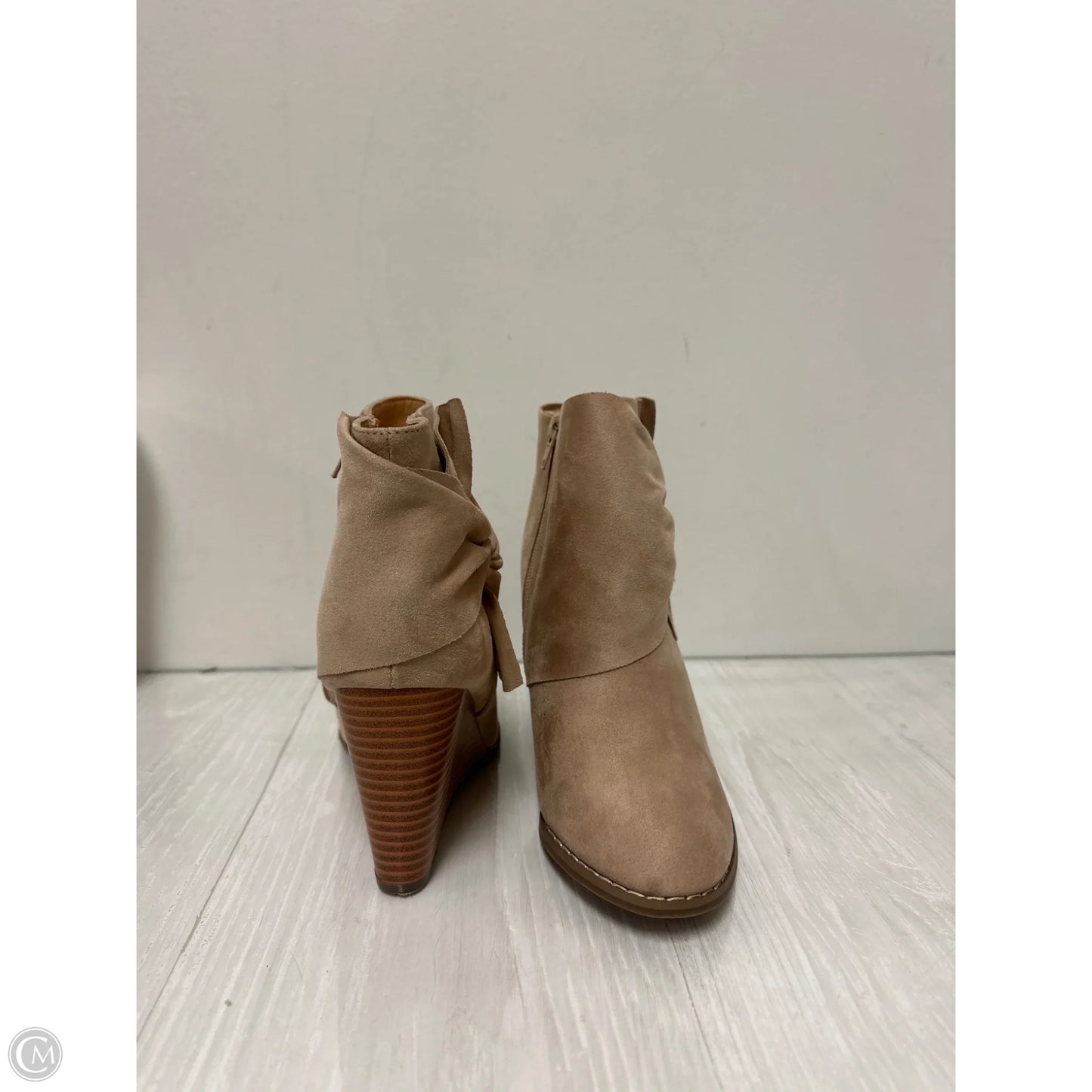 Boots Ankle Heels By Clothes Mentor In Cream, Size: 7