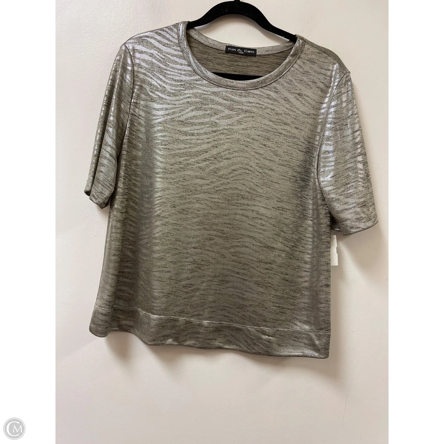 Top Short Sleeve By Kim & Cami In Gold, Size: S