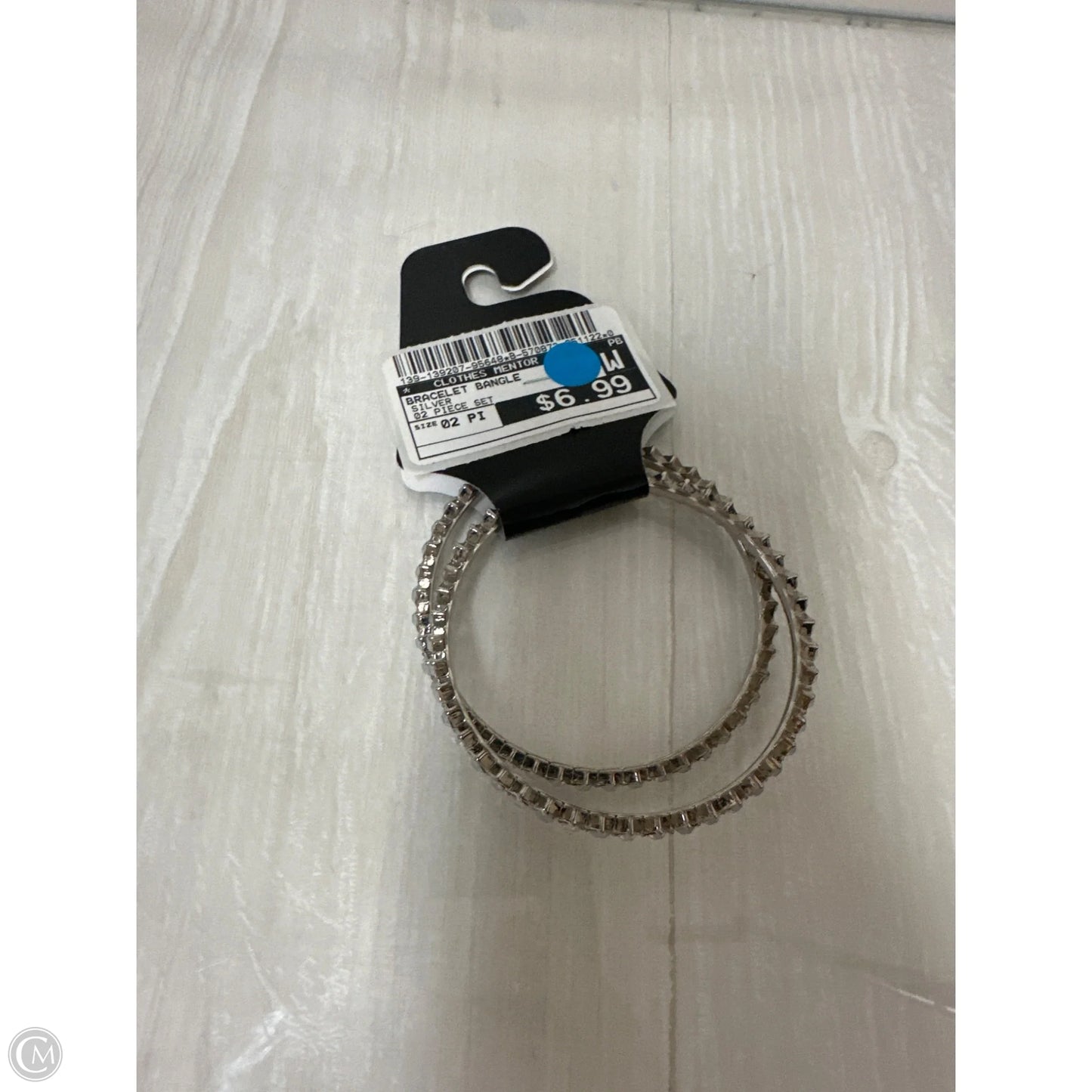 Bracelet Bangle By Clothes Mentor, Size: 02 Piece Set