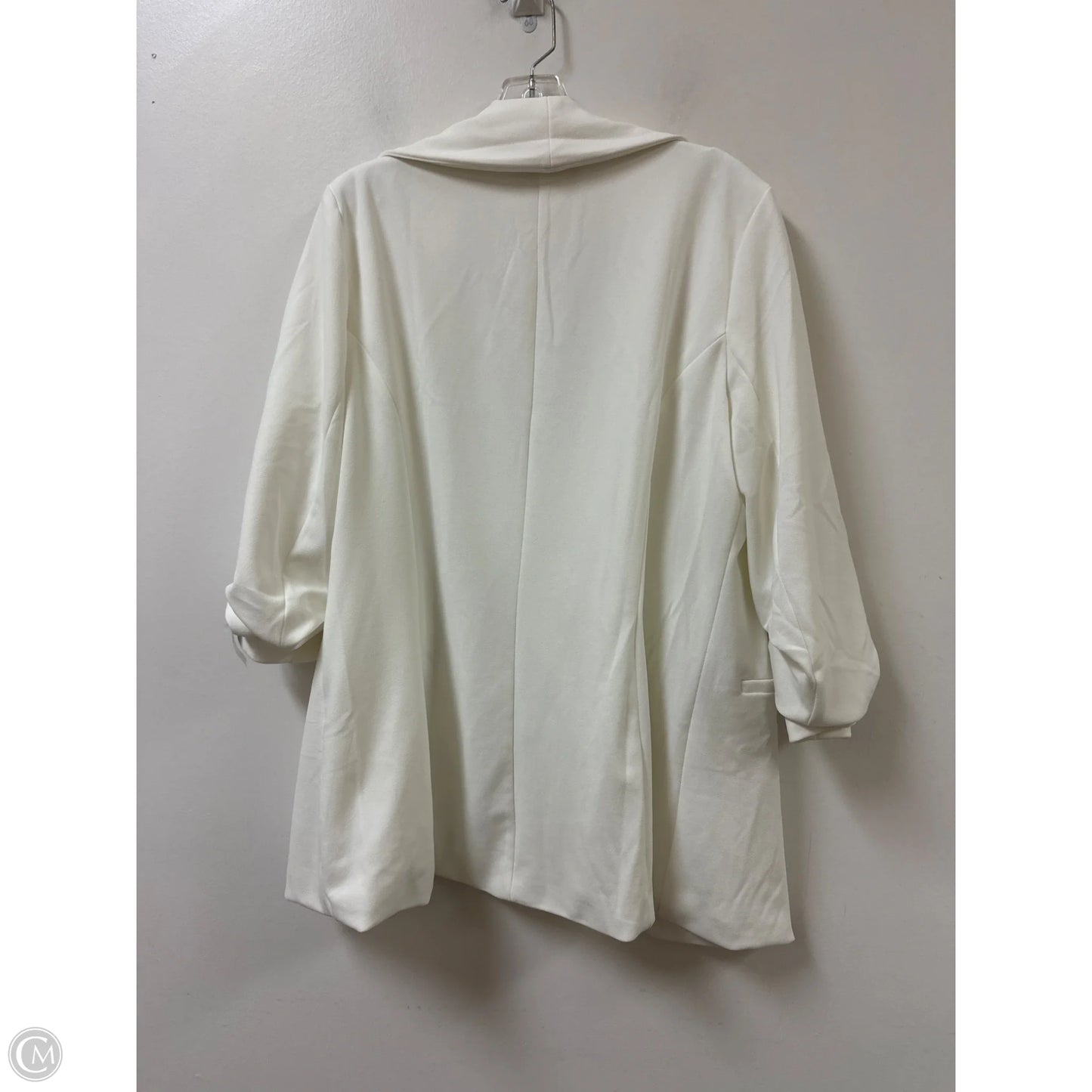 Blazer By Clothes Mentor In White, Size: L