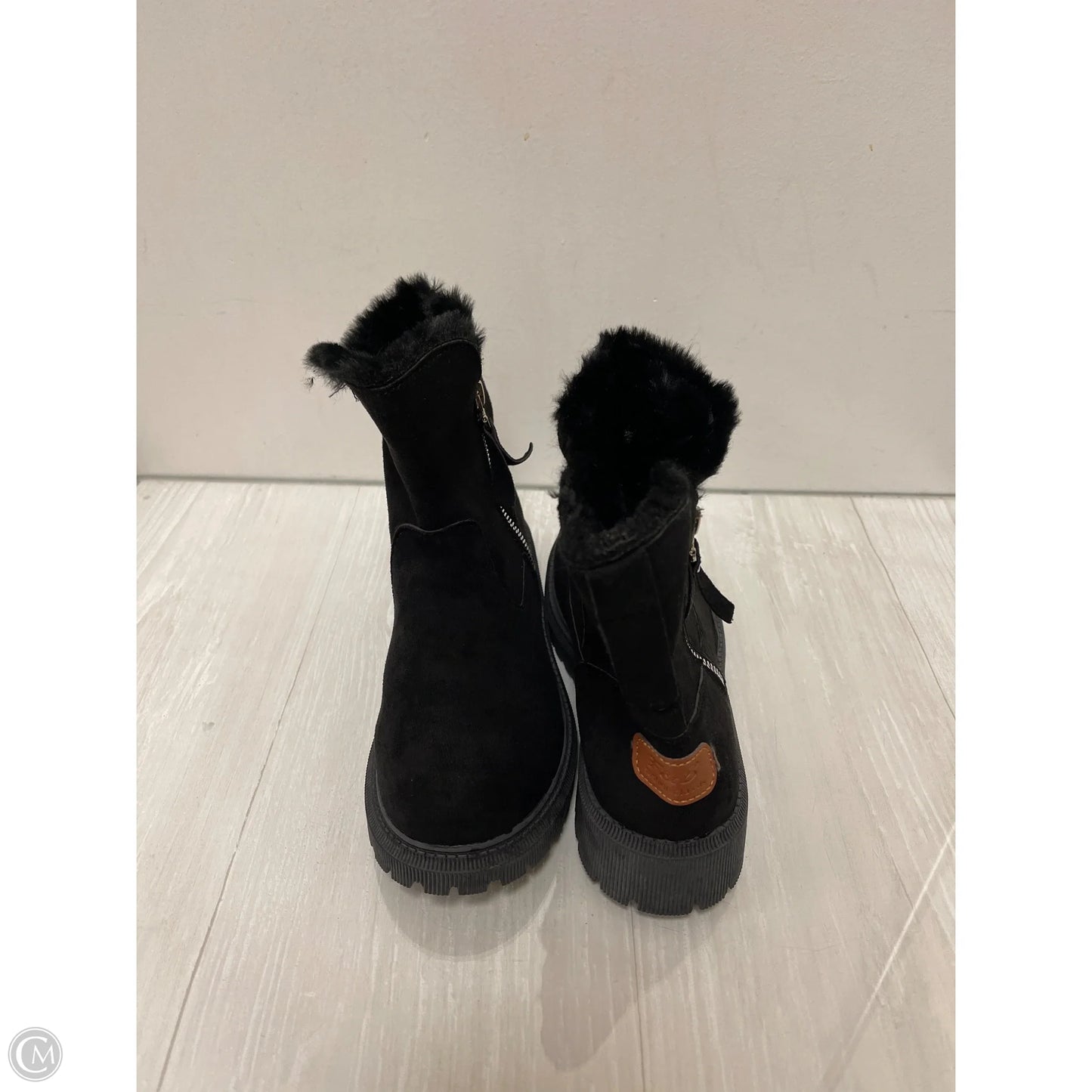 Boots Ankle Flats By Clothes Mentor In Black, Size: 5.5