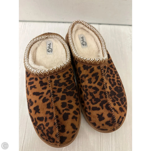 Shoes Flats By Very G In Animal Print, Size: 8