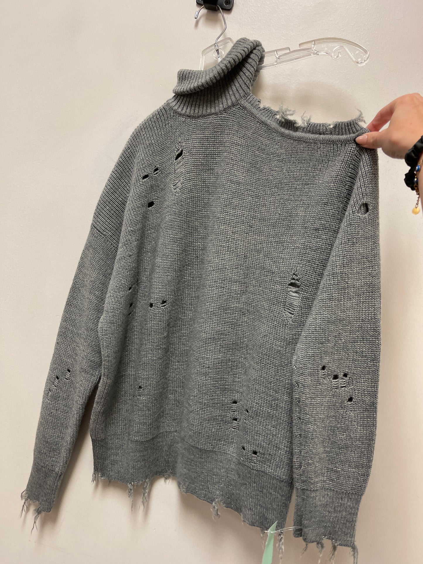 Sweater By Lovers & Friends In Grey, Size: Xs