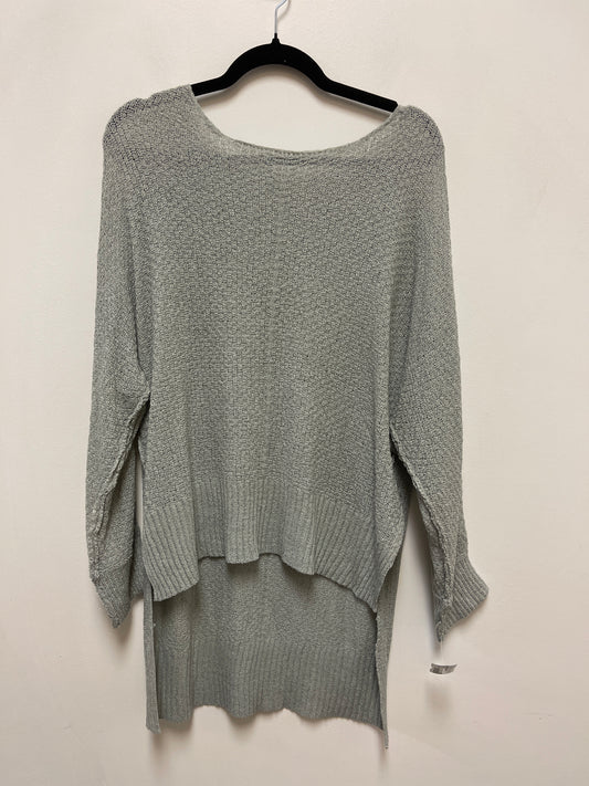 Tunic Long Sleeve By Clothes Mentor In Grey, Size: Osfm