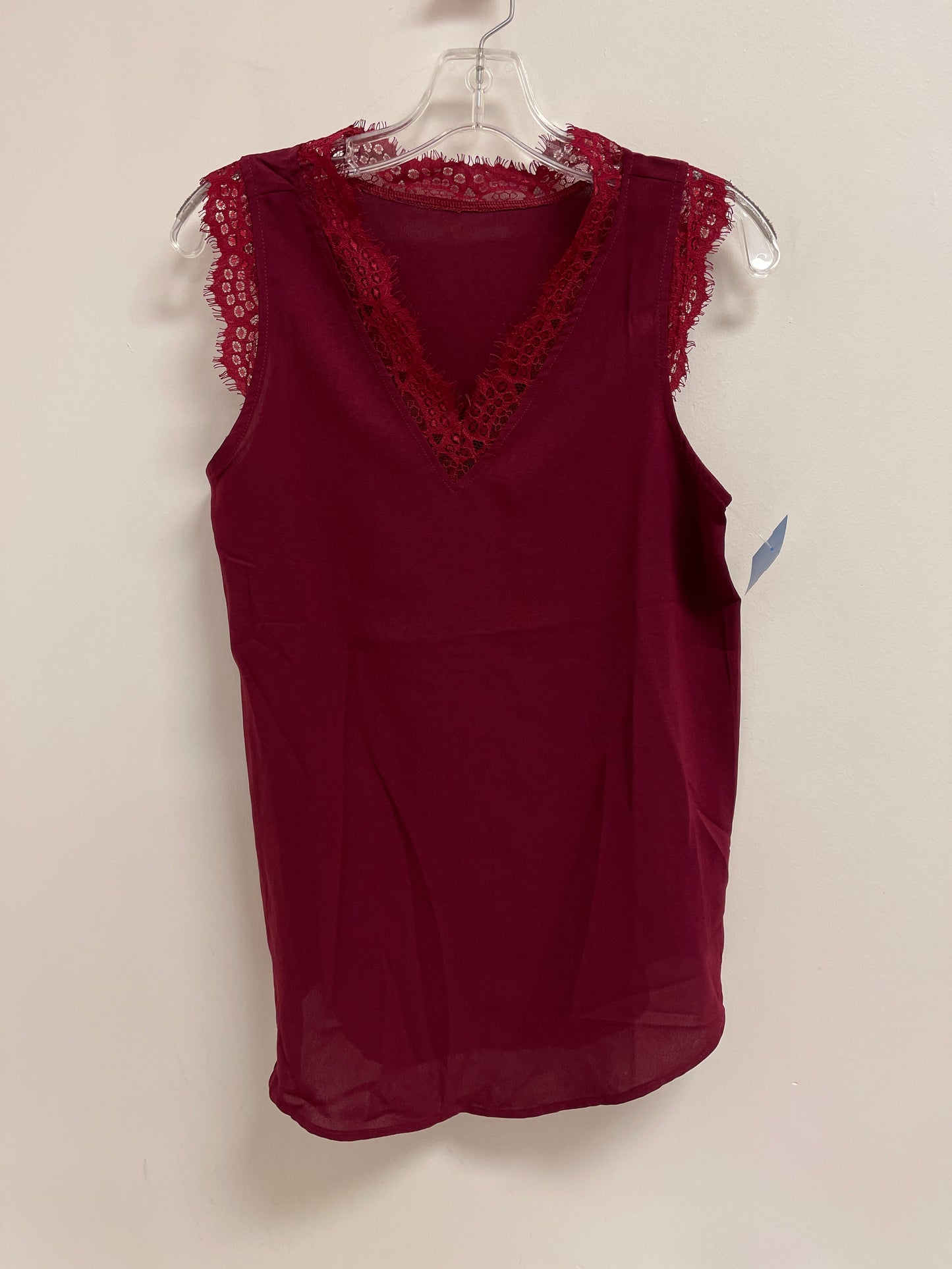 Top Sleeveless By Clothes Mentor In Red, Size: S