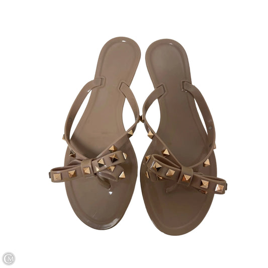 Sandals Flats By Clothes Mentor In Tan, Size: 11.5