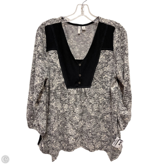 Top Long Sleeve By Cato In Black & Grey, Size: M