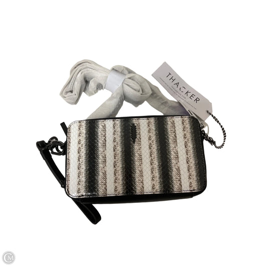 Crossbody By Clothes Mentor, Size: Small