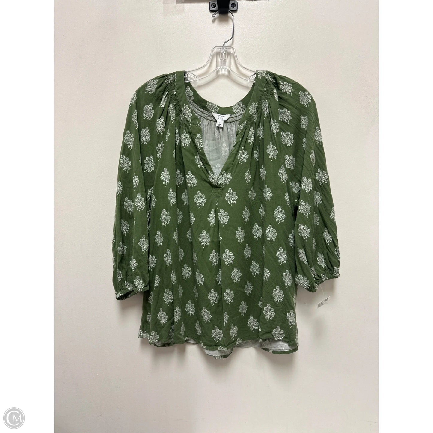 Top Long Sleeve By Crown And Ivy In Green, Size: L