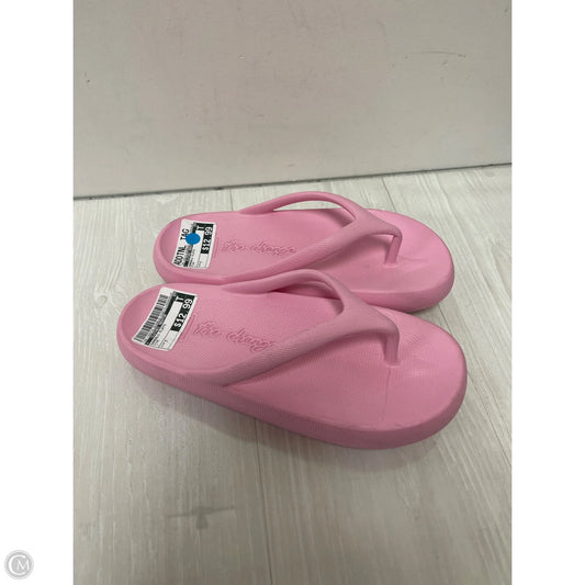 Sandals Flats By Clothes Mentor In Pink, Size: 7