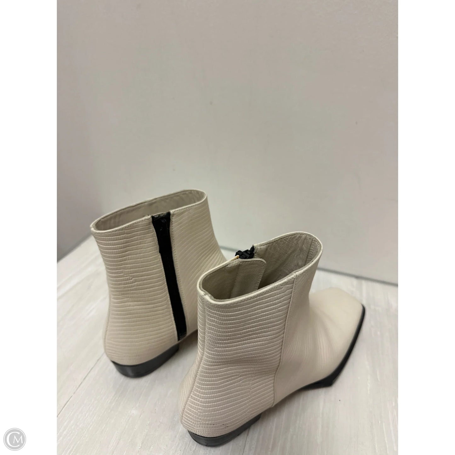 Boots Ankle Flats By Frame In White, Size: 6.5