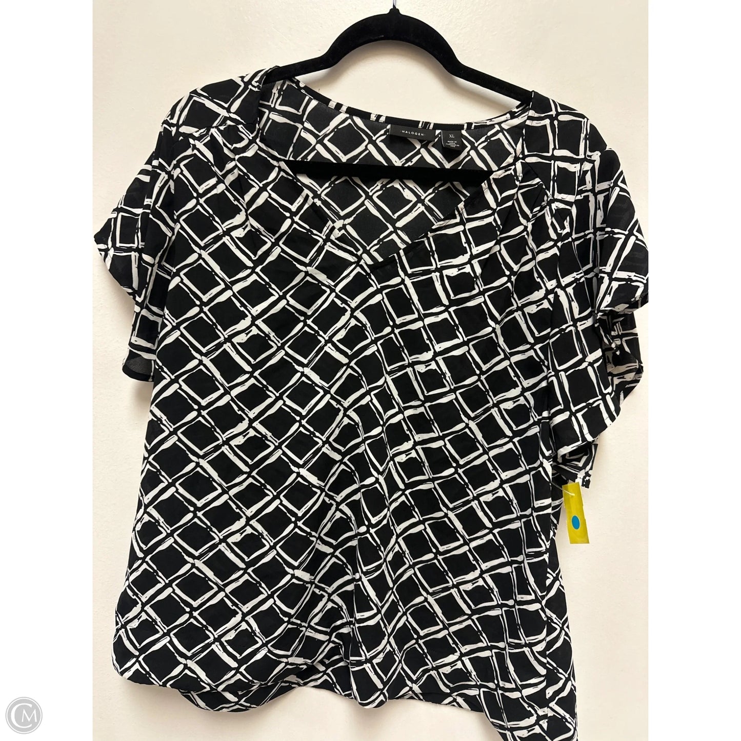 Top Short Sleeve By Halogen In Black & White, Size: Xl