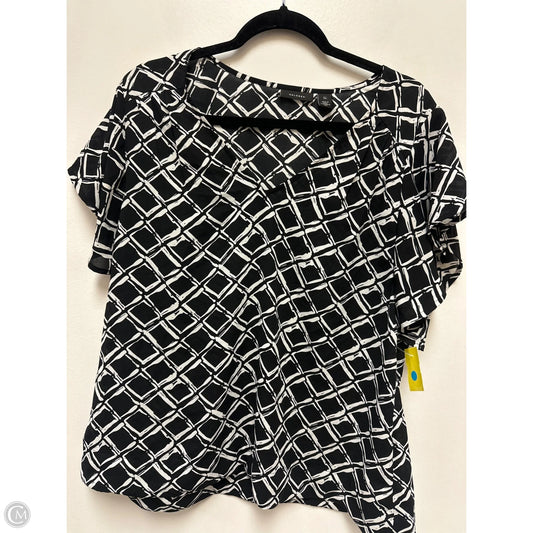 Top Short Sleeve By Halogen In Black & White, Size: Xl