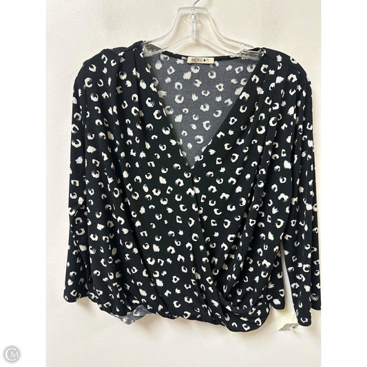 Top Short Sleeve By Clothes Mentor In Black & White, Size: L