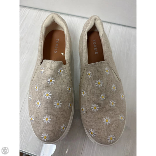 Shoes Flats By Torrid In Cream, Size: 8.5