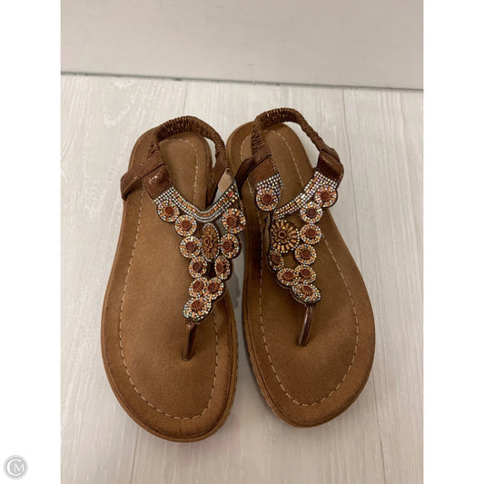Sandals Flats By Clothes Mentor In Brown, Size: 10