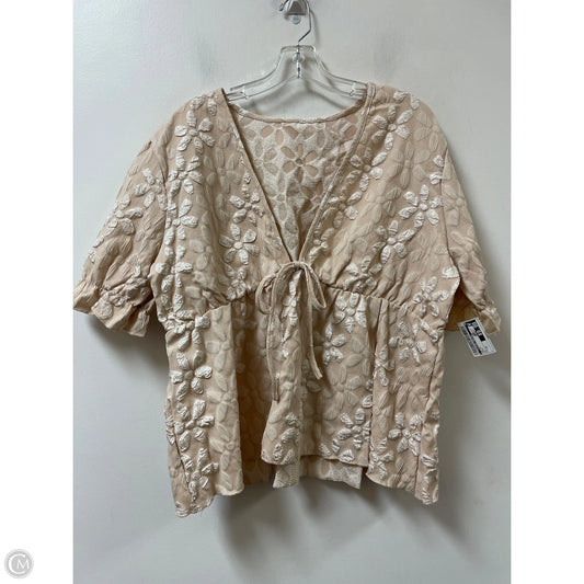 Top Short Sleeve By Clothes Mentor In Cream, Size: 2x