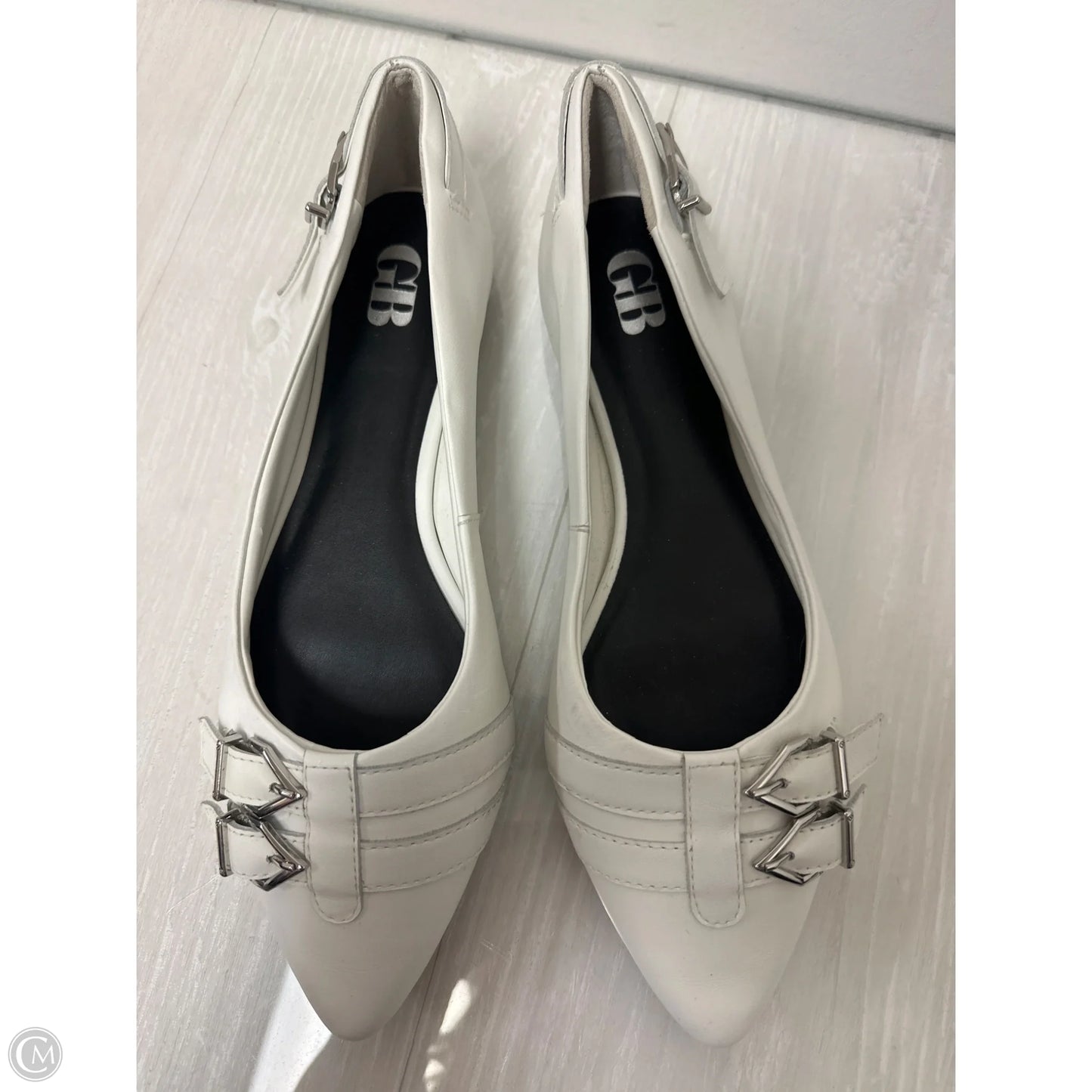Shoes Flats By Gb In White, Size: 7.5