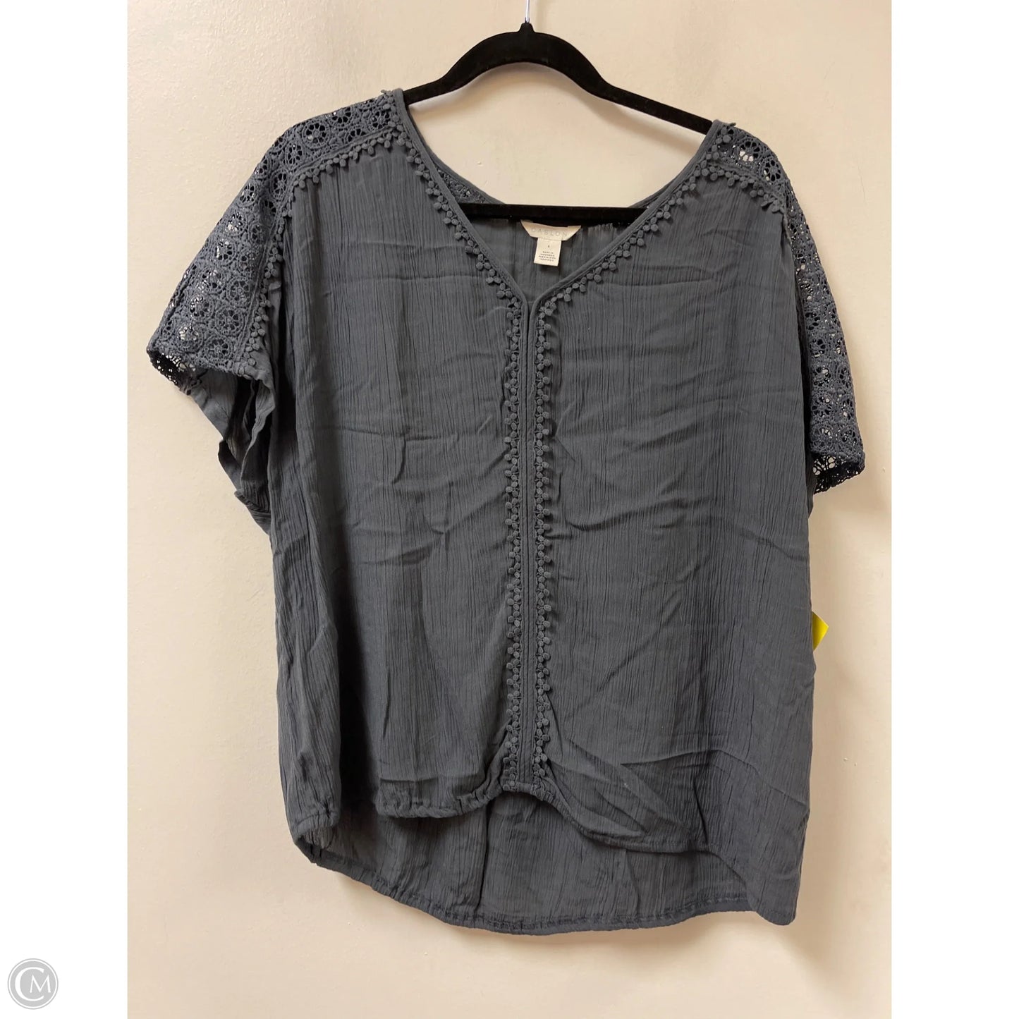Top Short Sleeve By Caslon In Grey, Size: S