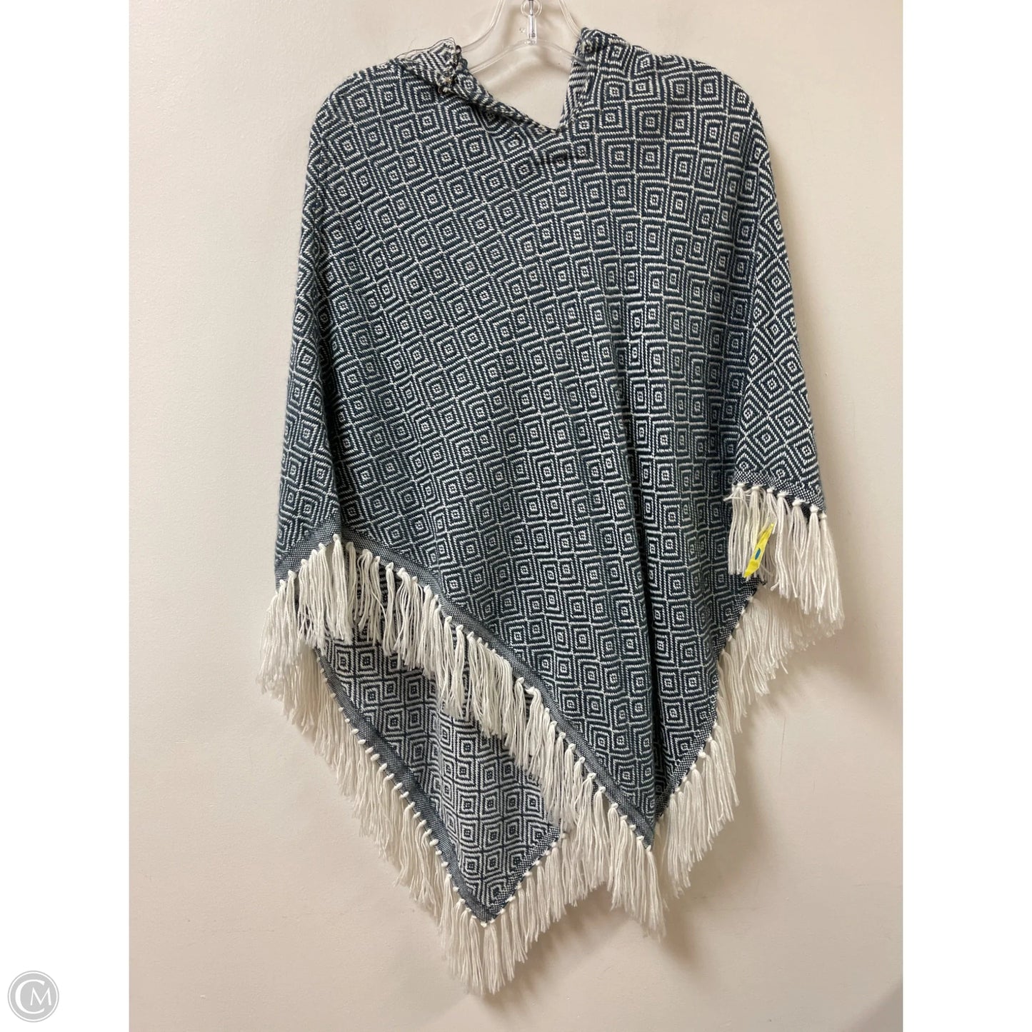 Shawl By Clothes Mentor In Blue, Size: M