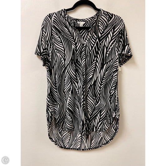 Top Short Sleeve By Cato In Black & White, Size: M