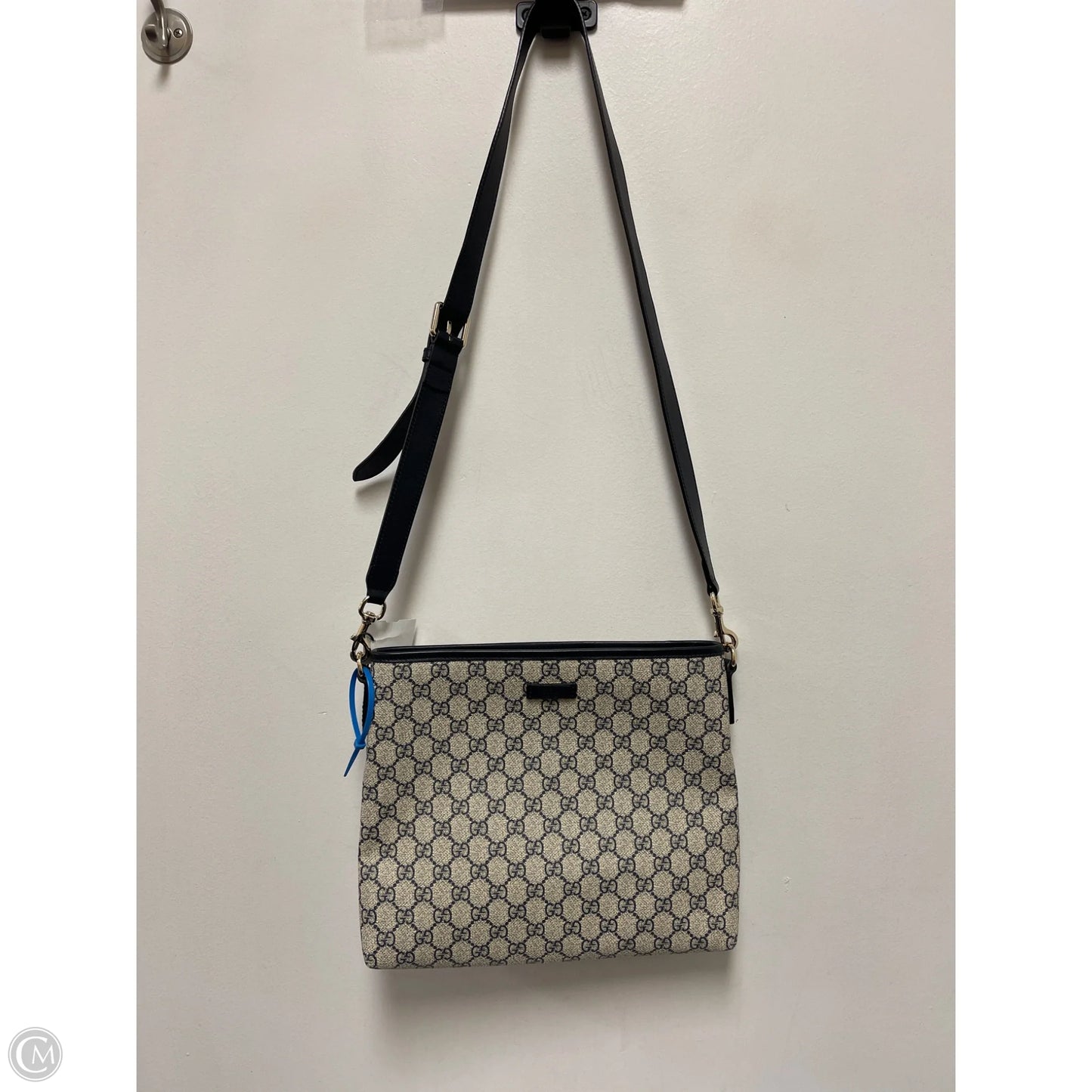 Crossbody Luxury Designer By Gucci, Size: Medium