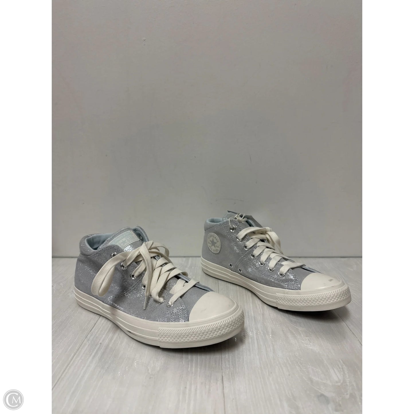 Shoes Flats By Converse In Silver, Size: 10