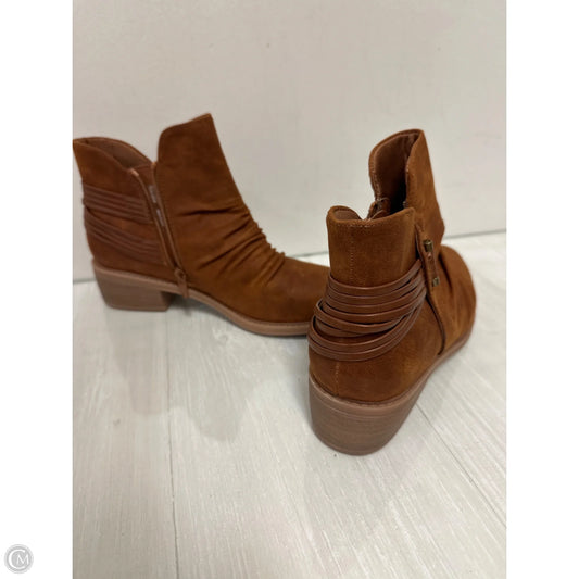 Boots Ankle Heels By Clothes Mentor In Brown, Size: 8.5