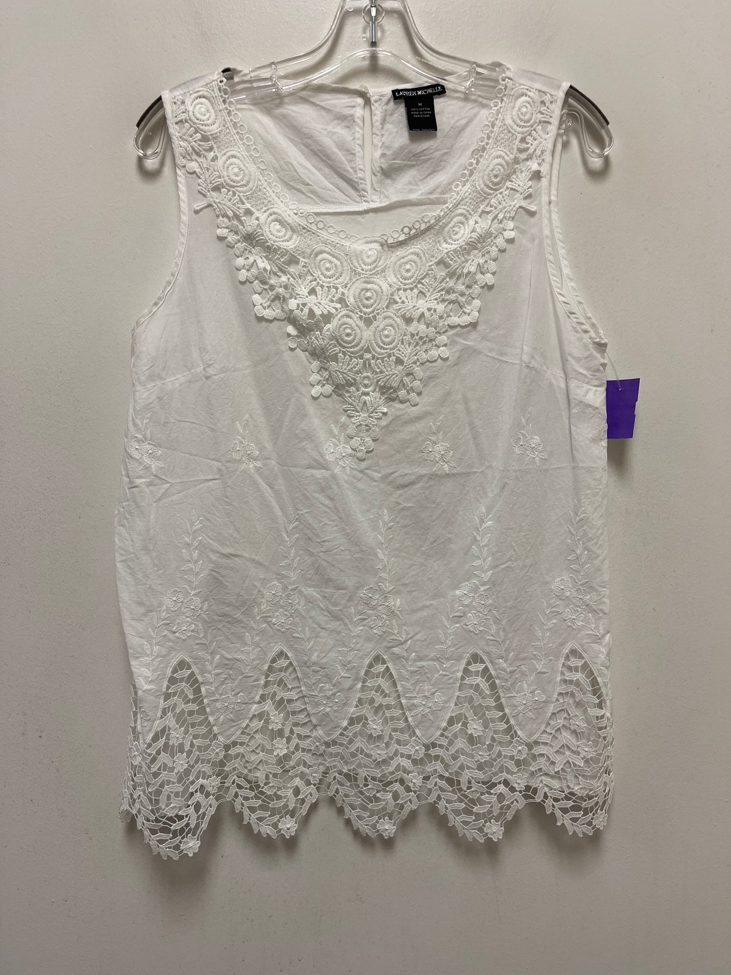 White Top Sleeveless Clothes Mentor, Size M