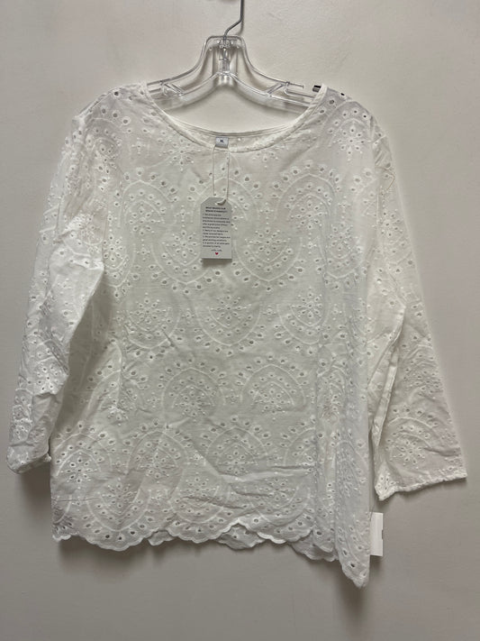 White Top Long Sleeve Clothes Mentor, Size Xl