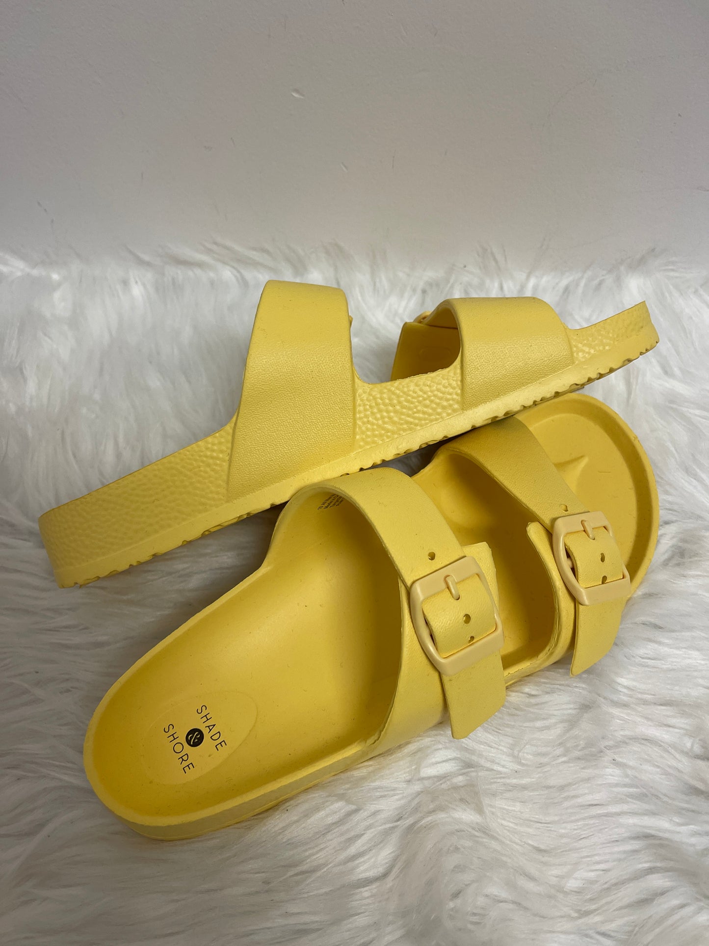 Yellow Sandals Flats Shade & Shore, Size 10