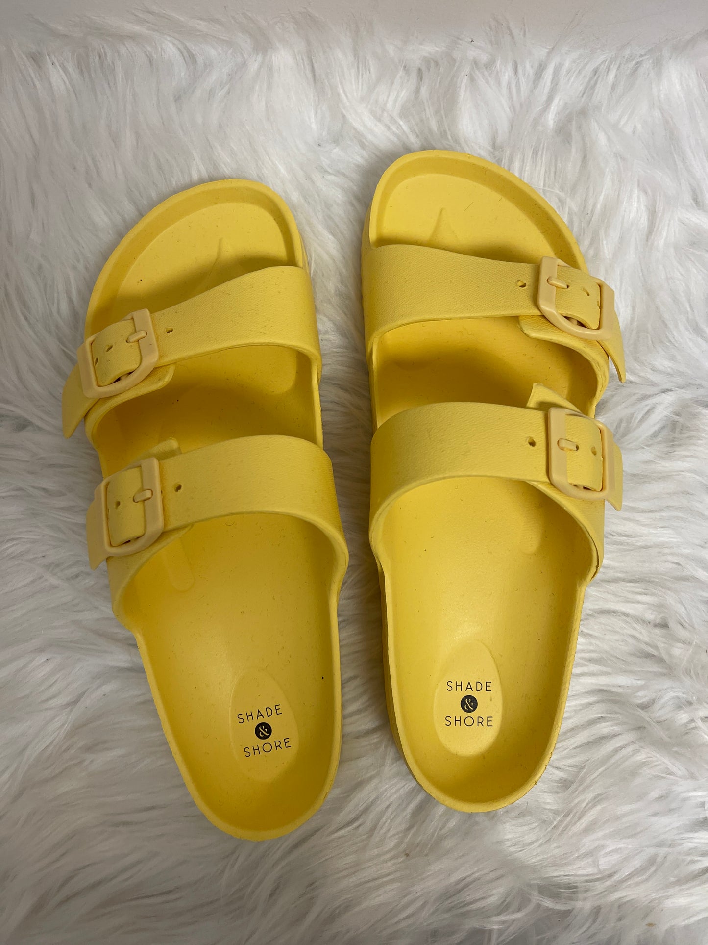 Yellow Sandals Flats Shade & Shore, Size 10