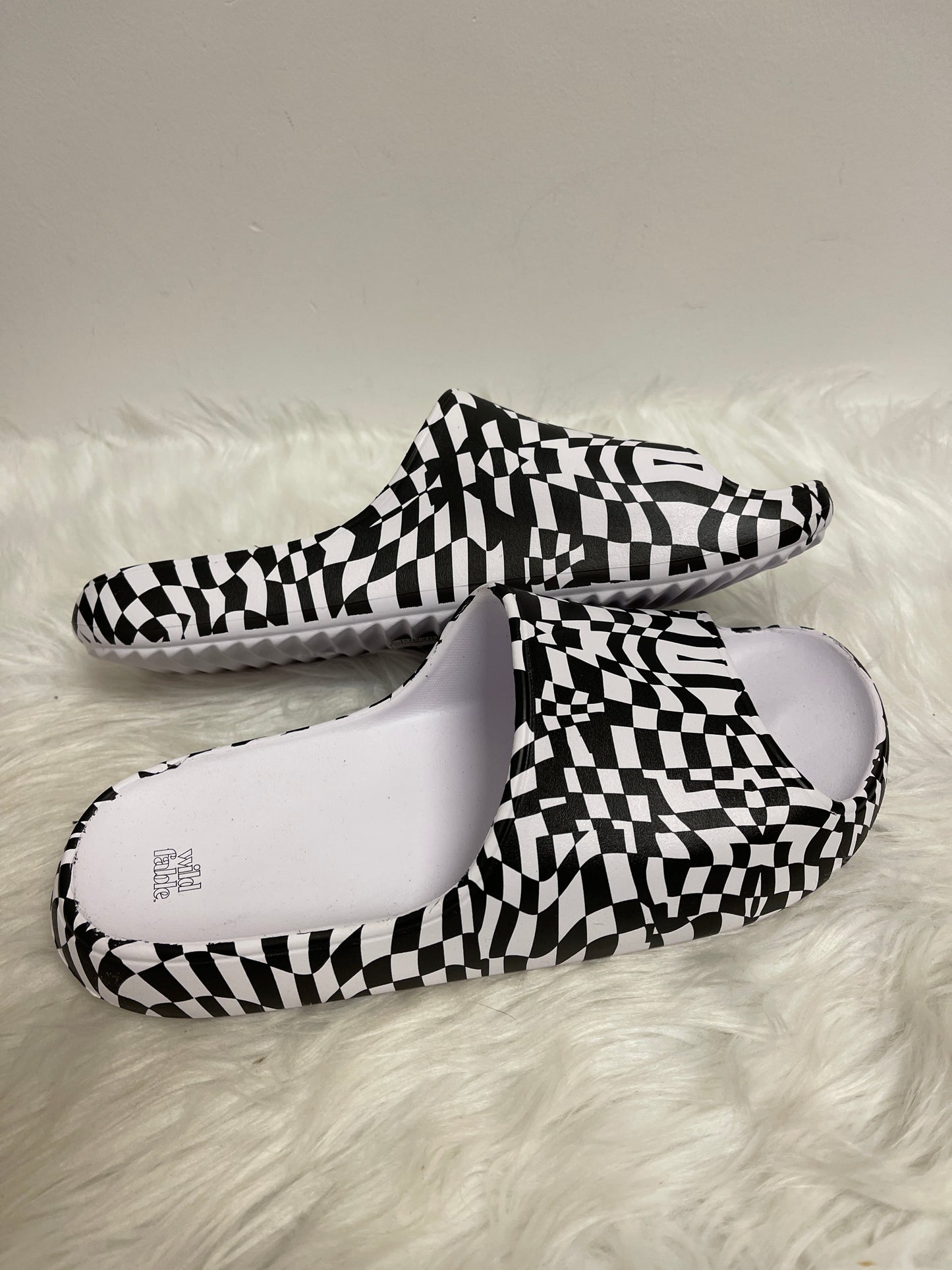 Black & White Sandals Flats Wild Fable, Size 9