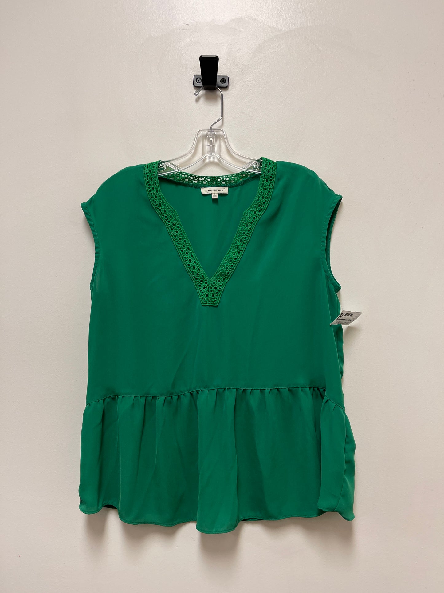 Green Top Sleeveless Max Studio, Size S