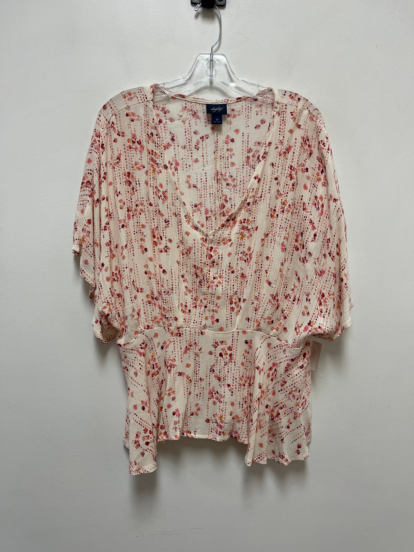 Top Short Sleeve By Daytrip In Floral Print, Size: M