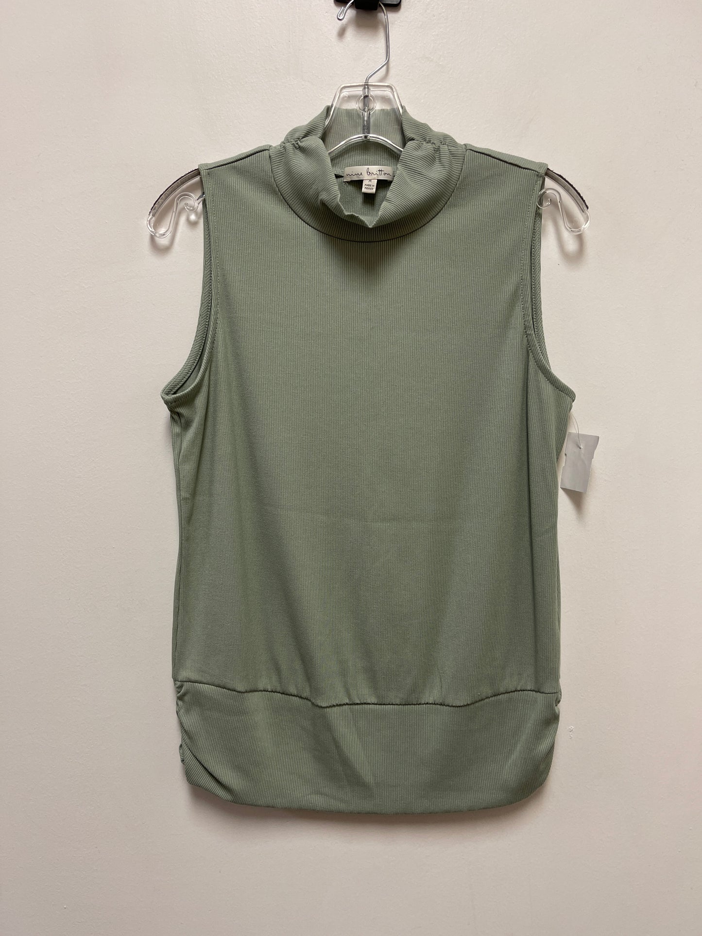 Top Sleeveless By Clothes Mentor In Green, Size: M