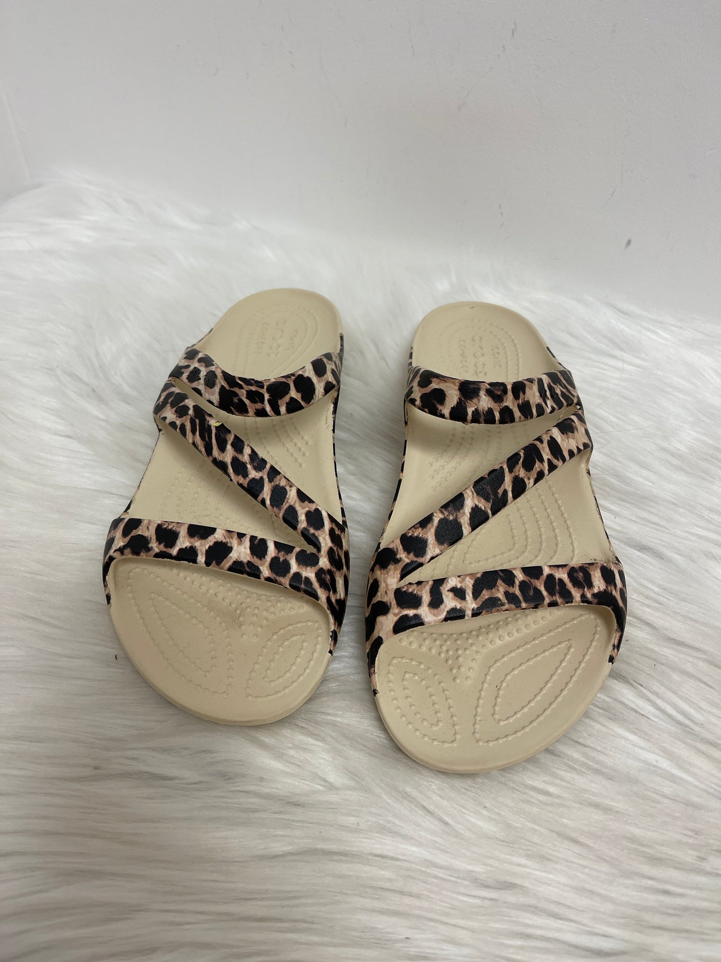 Sandals Flats By Crocs In Animal Print, Size: 11