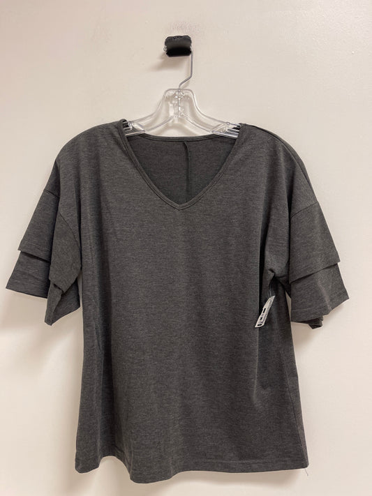 Top Short Sleeve By Clothes Mentor In Grey, Size: M