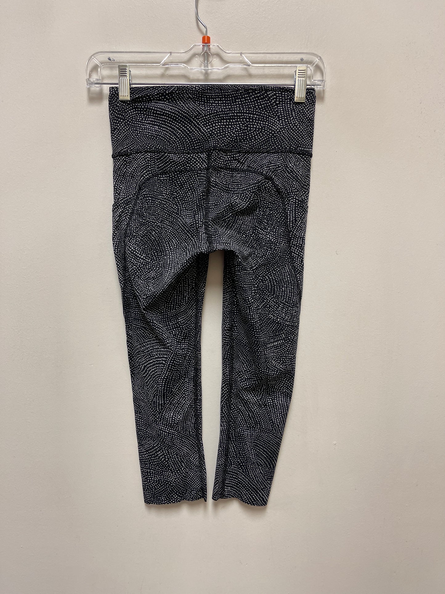 Athletic Leggings By Lululemon In Black & White, Size: 4