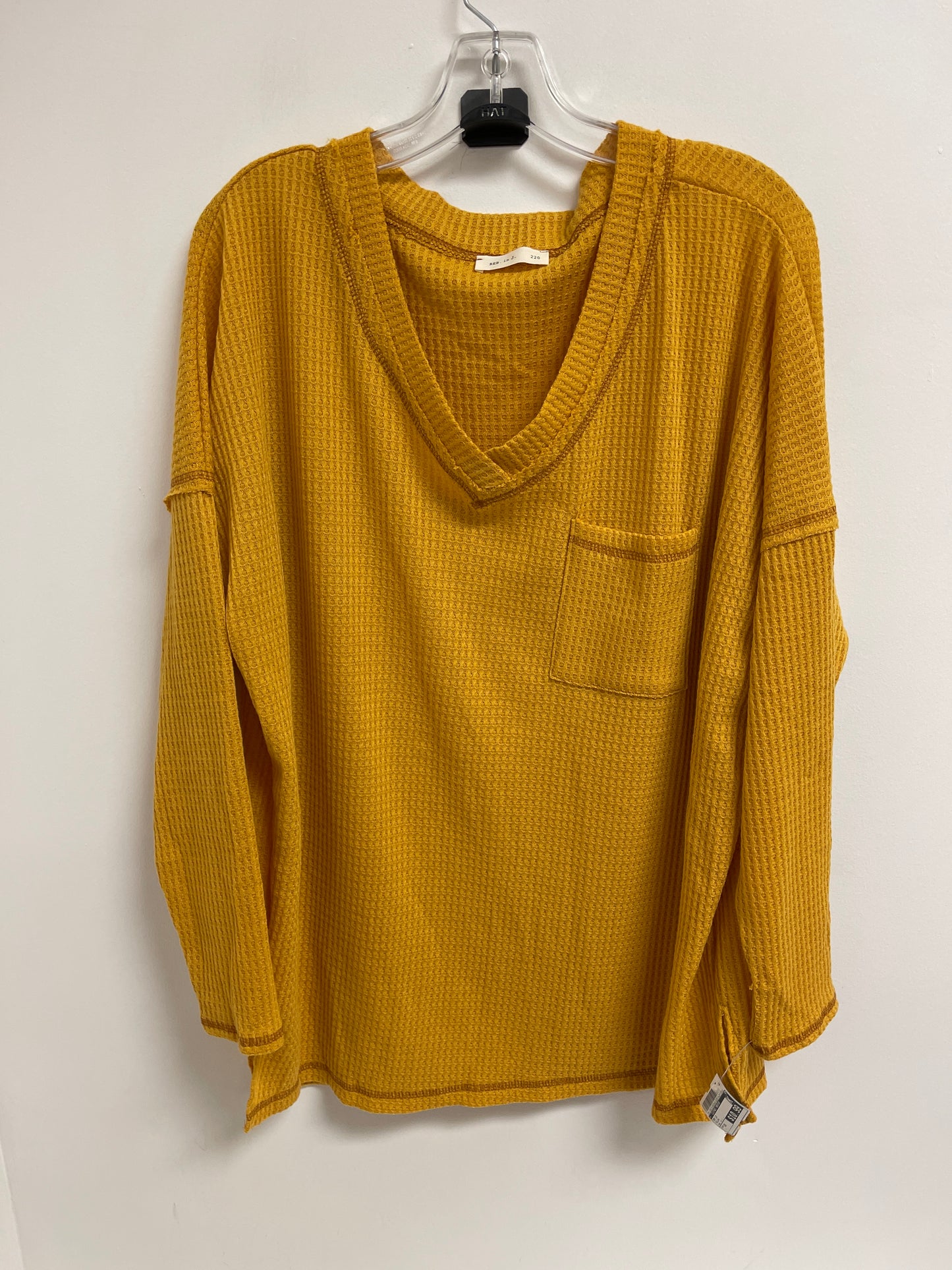 Top Long Sleeve By Clothes Mentor In Yellow, Size: 1x