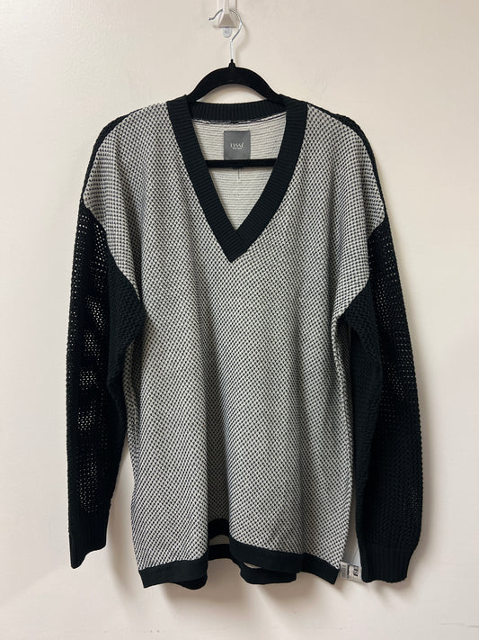 Sweater By Lysse In Black & White, Size: L