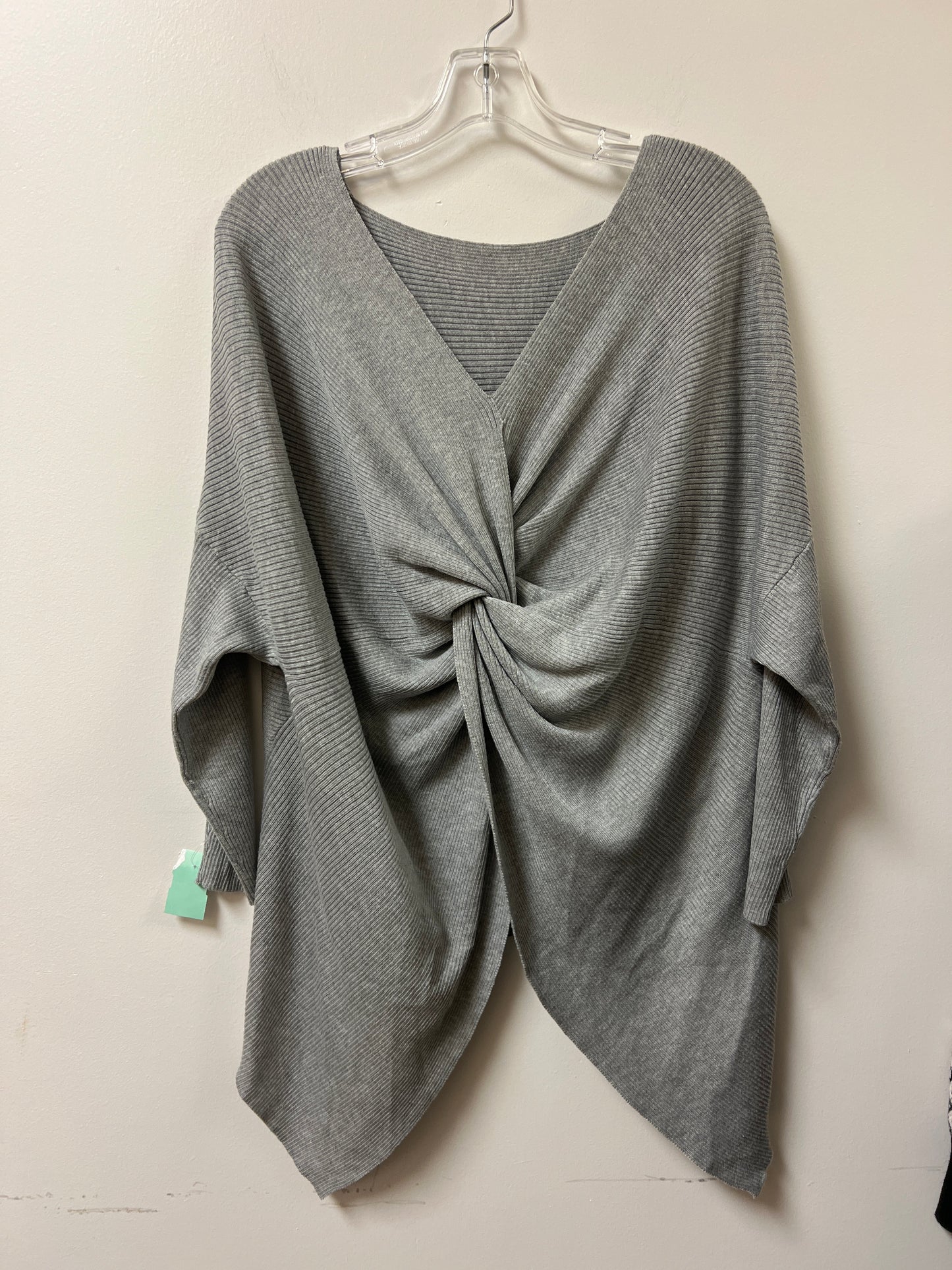 Sweater By Clothes Mentor In Grey, Size: L