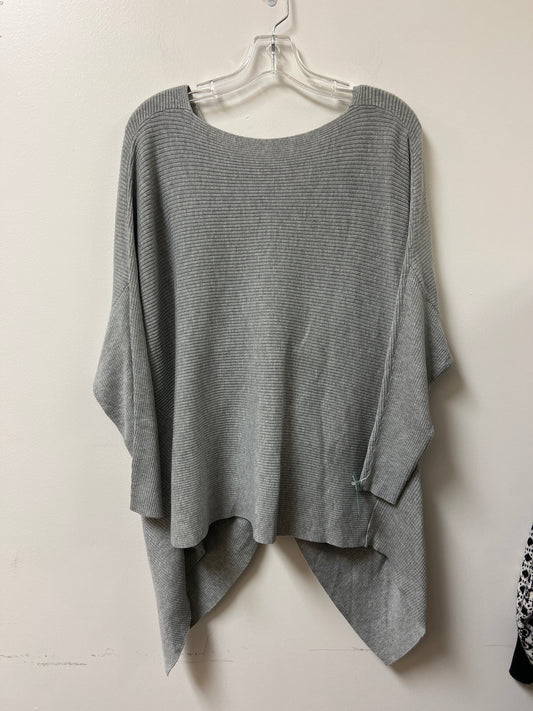 Sweater By Clothes Mentor In Grey, Size: L