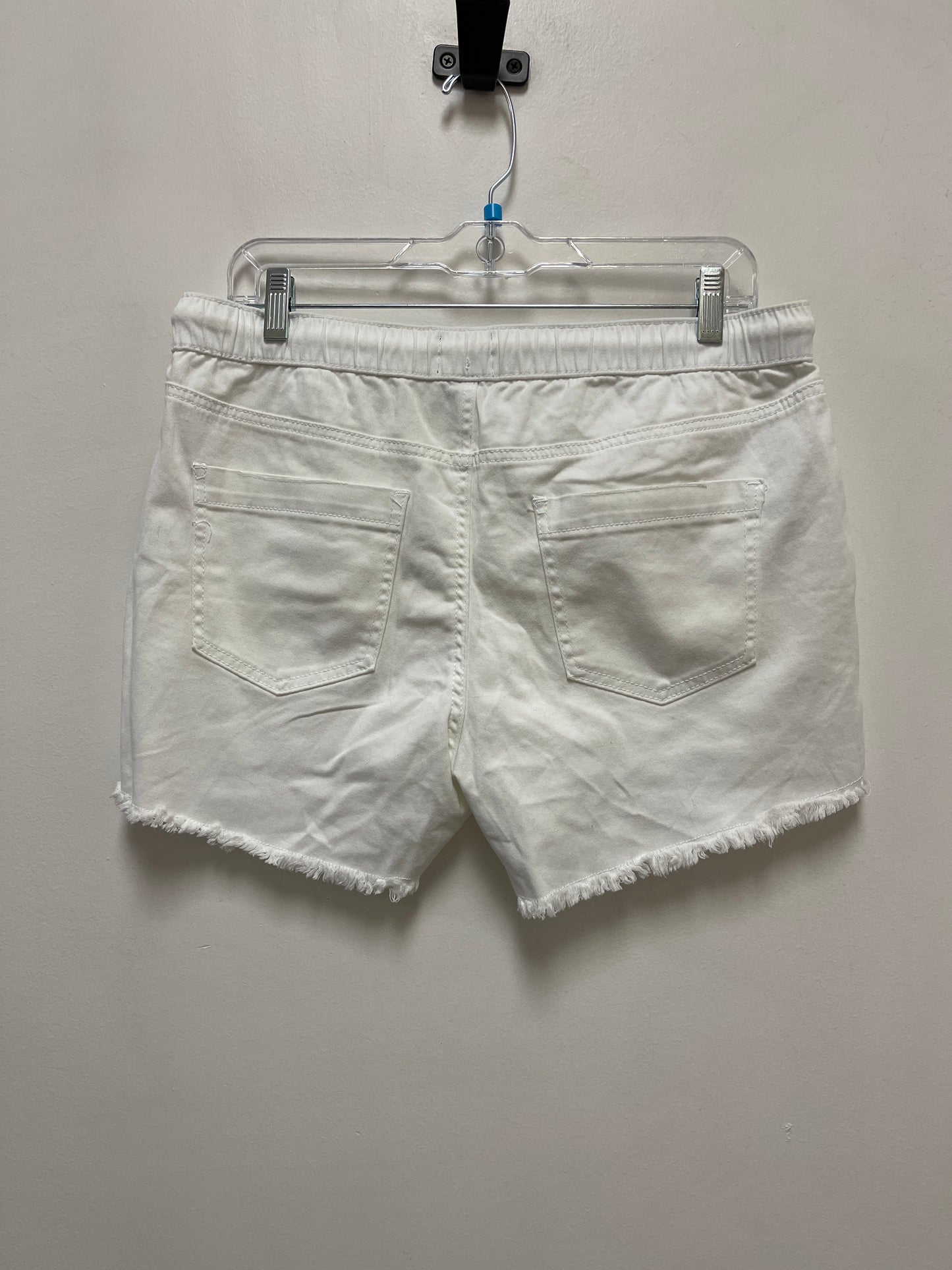 White Shorts Scoop, Size 10