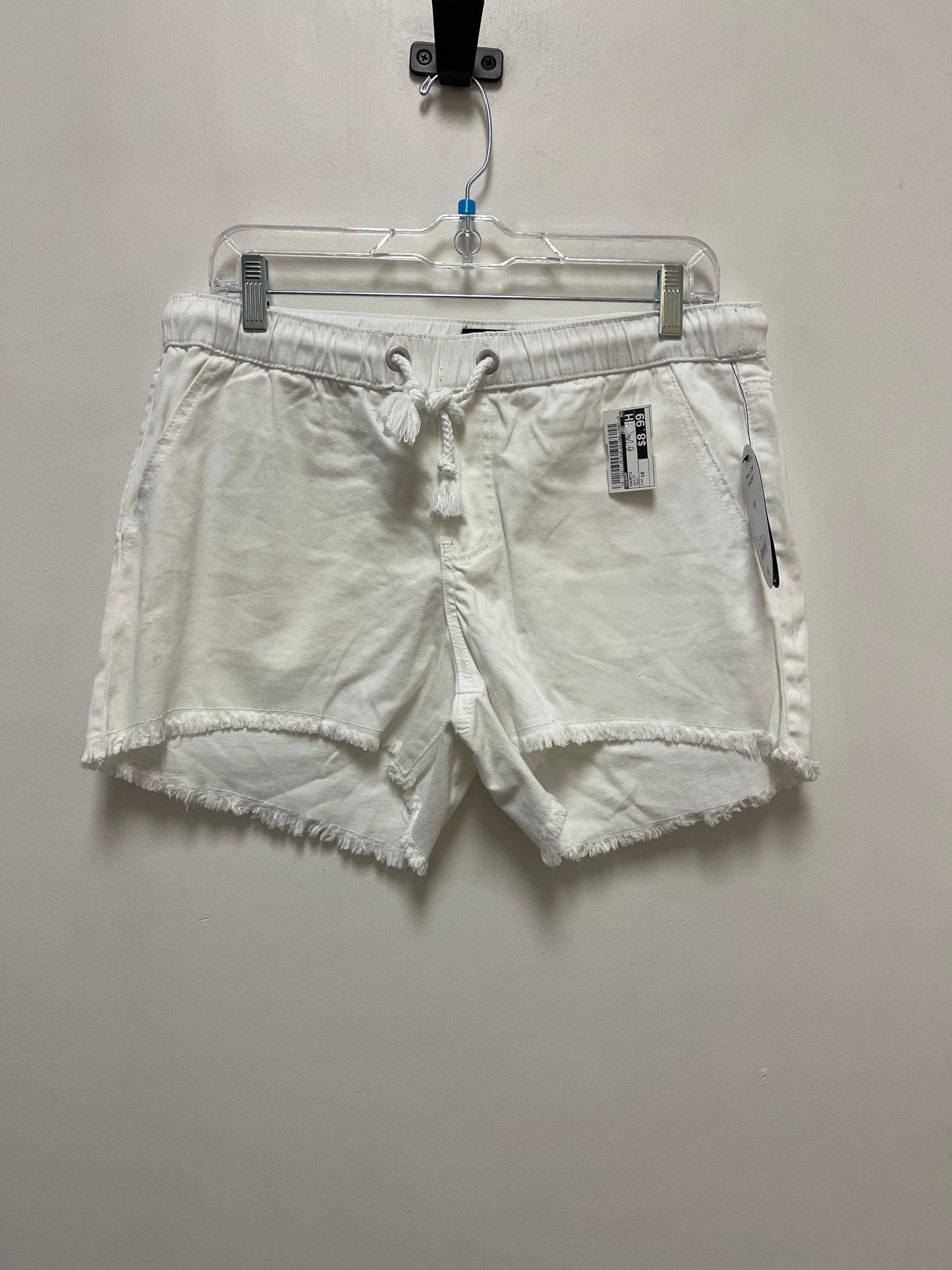 White Shorts Scoop, Size 10