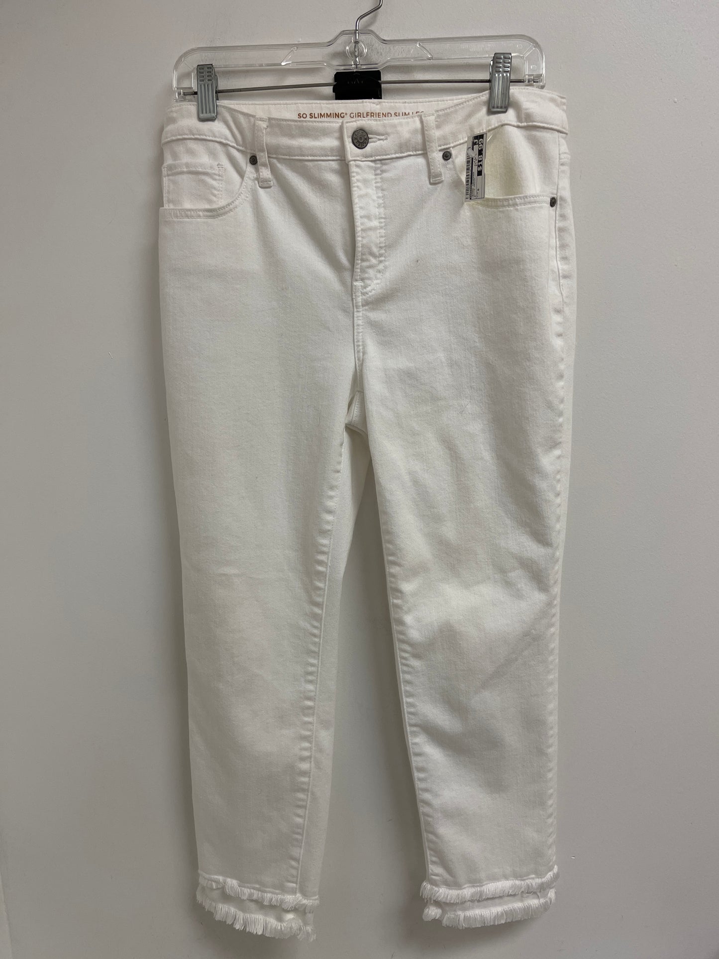 Jeans Cropped By Chicos In White Denim, Size: 6