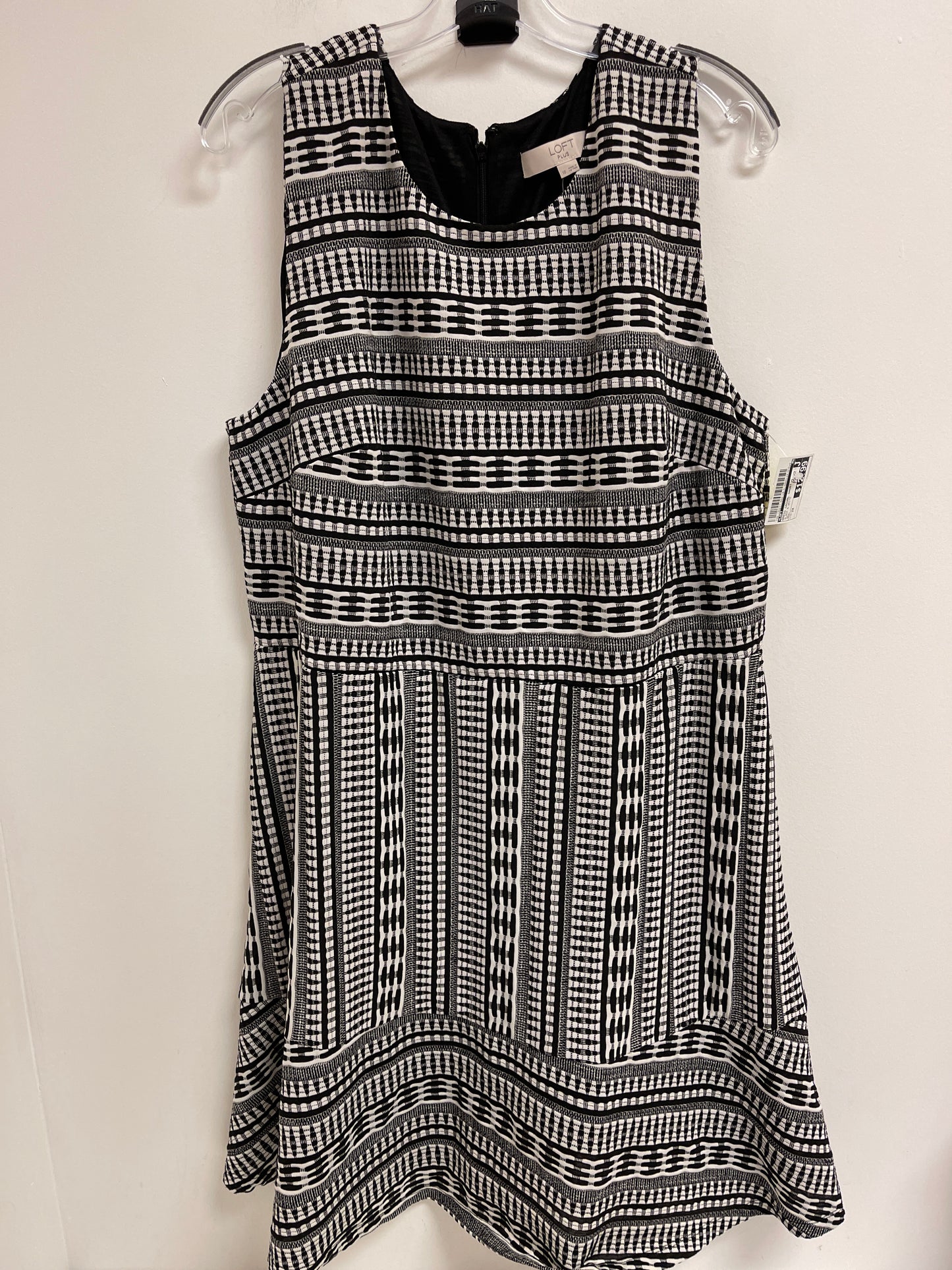 Dress Casual Short By Loft In Black & White, Size: 2x