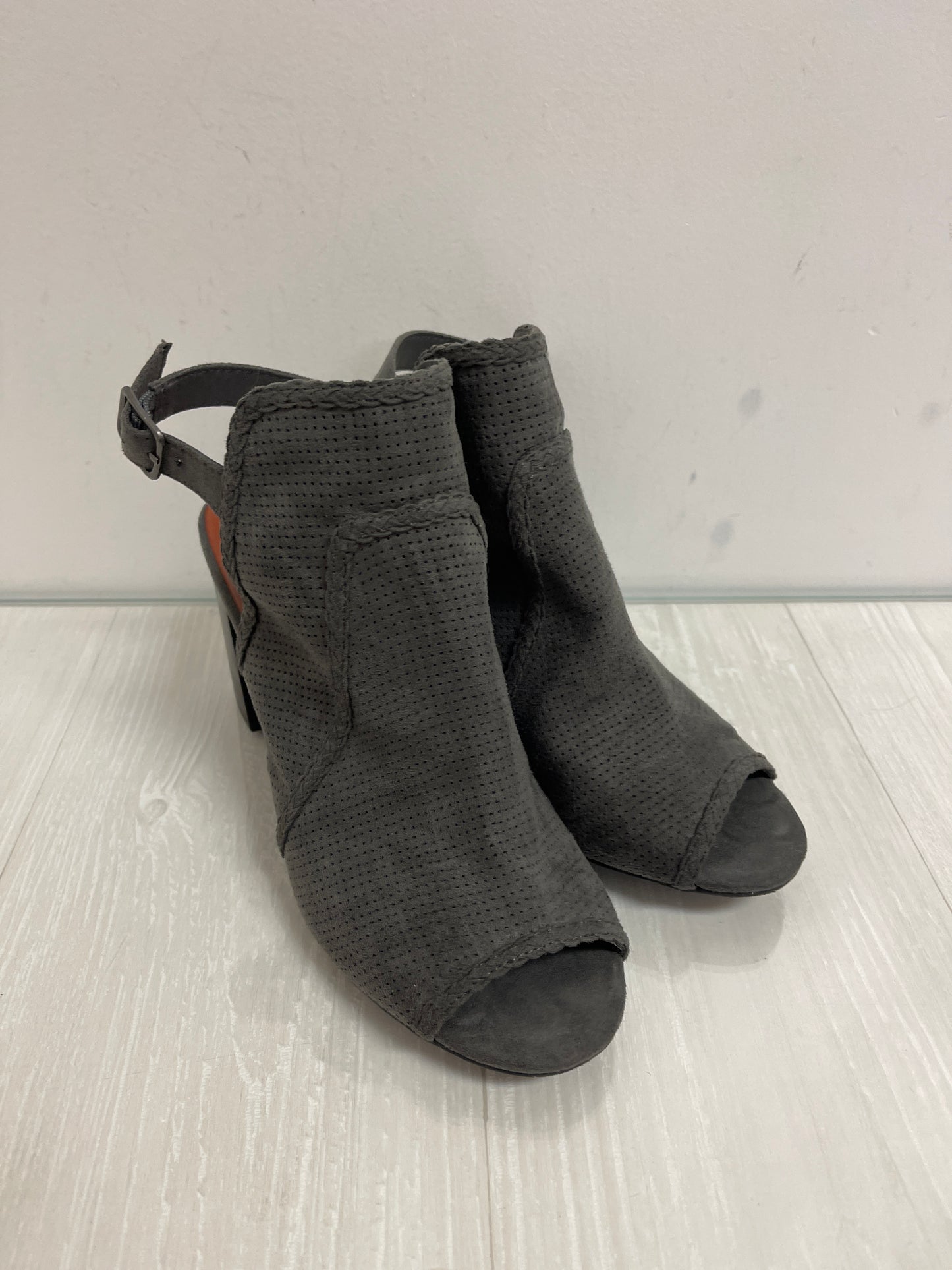 Shoes Heels Block By Mia In Grey, Size: 10