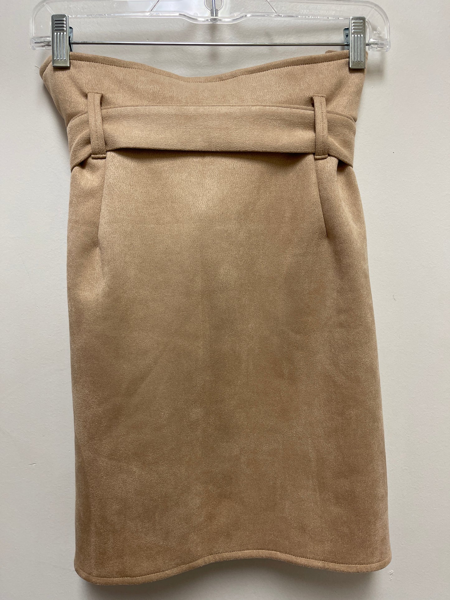 Skirt Mini & Short By Clothes Mentor In Tan, Size: L