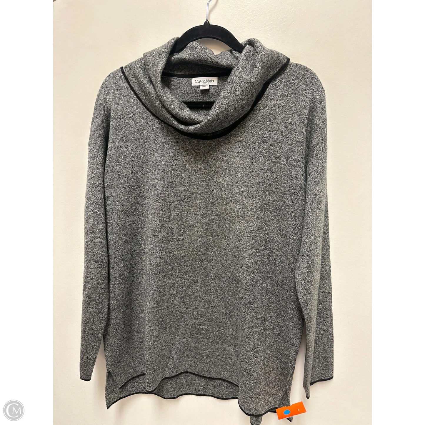 Sweater By Calvin Klein In Grey, Size: M